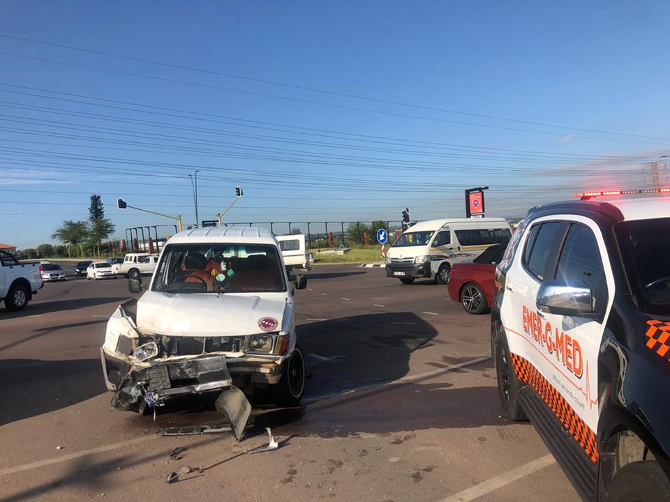 Multiple injured in a taxi collision in Vorna Valley