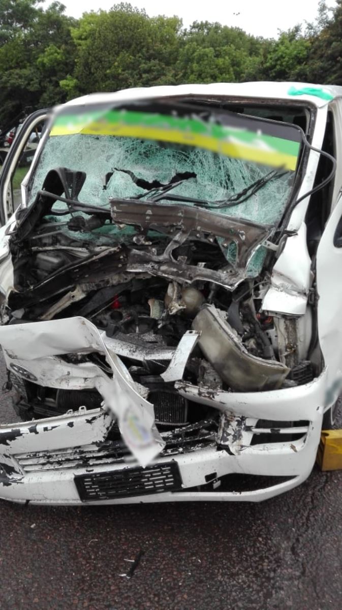 KwaZulu-Natal: Taxi passenger cut free using Jaws of Life.