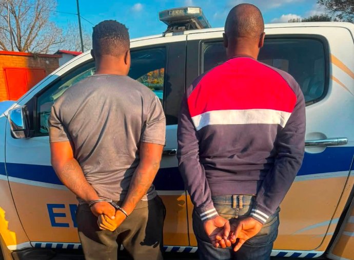 Two blue light hijacking suspects have been arrested on the R25