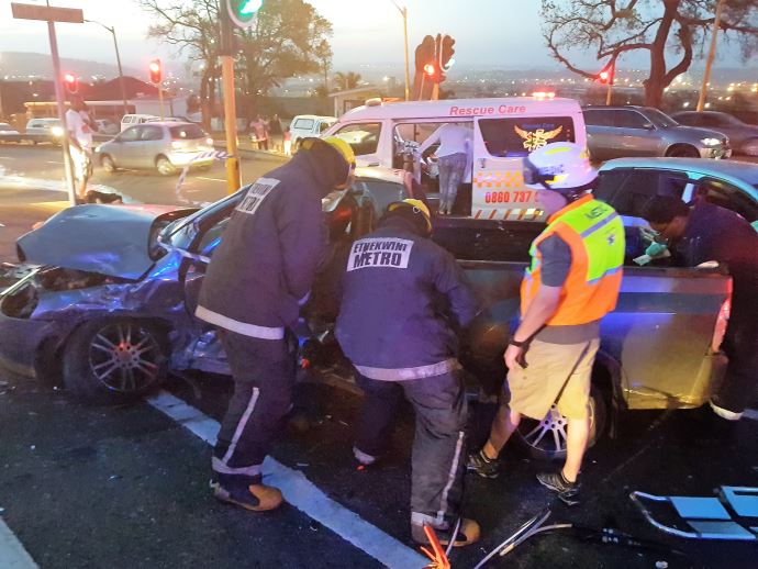 1 person has been killed and 5 others injured in Bluff, Durban
