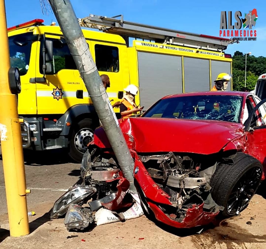 Two vehicles collide on North Coast Road and Effingham Road.