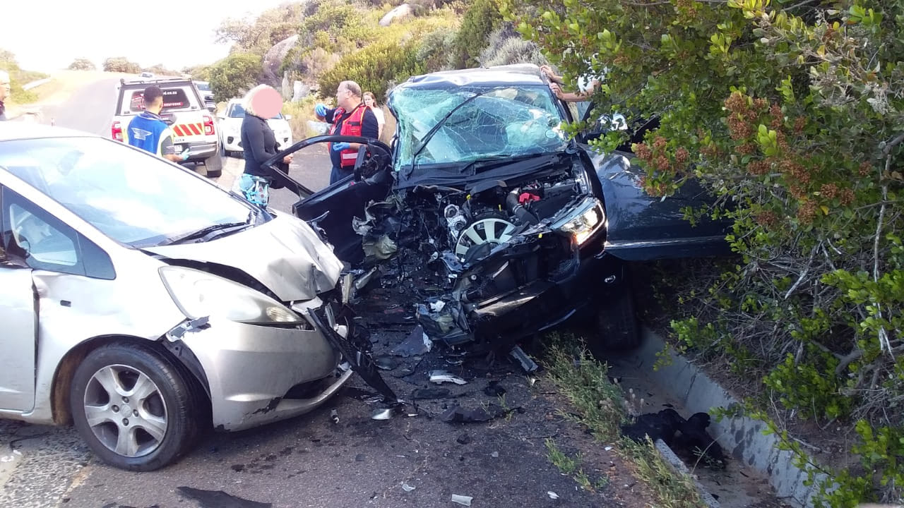 One person seriously injured in road crash on Millers Point way