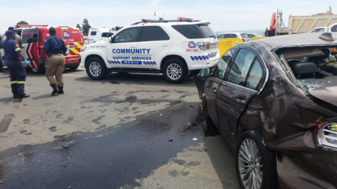 32 injured and another dead following a collision between a taxi and two cars on the N14