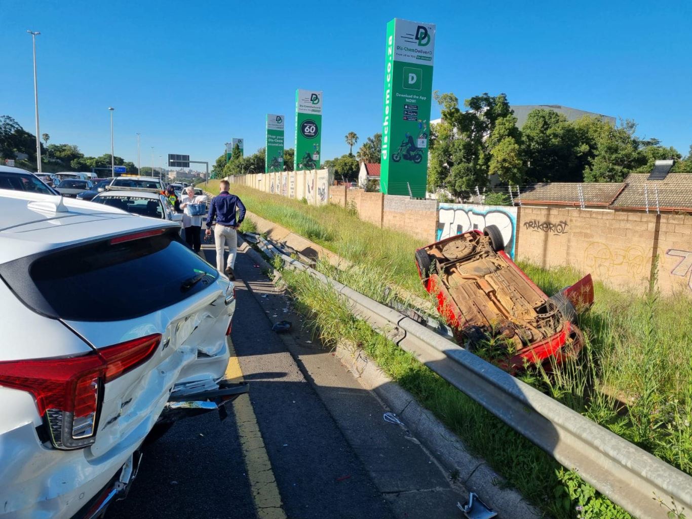 Multiple injured in a vehicle rollover collision on the M1 in Johannesburg