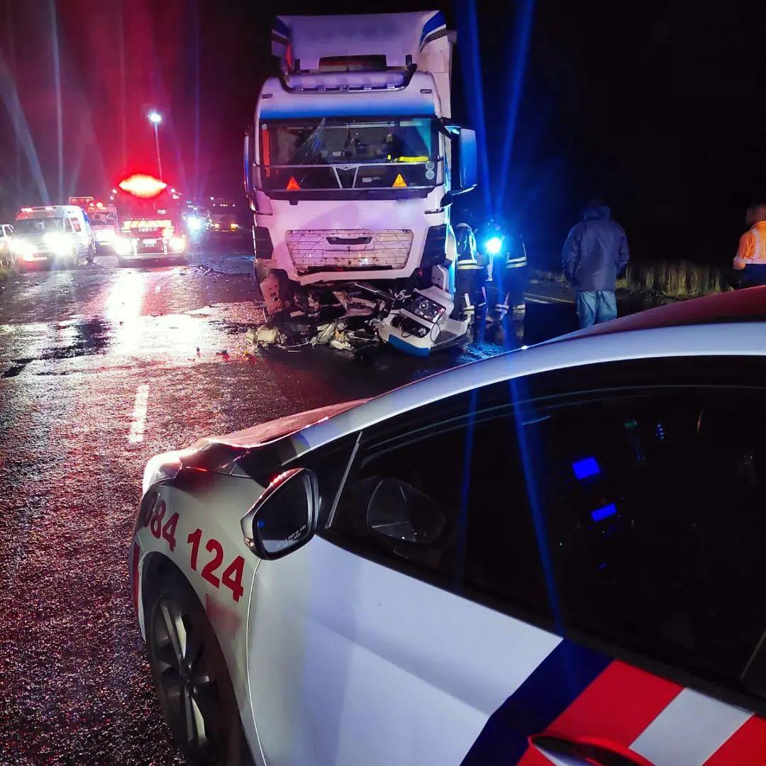Head-on collision leaves one dead on the N1 near the Weighbridge in ...
