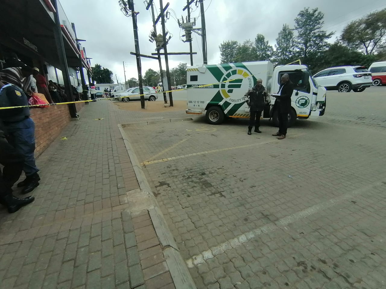 Limpopo Hawks launch manhunt for robbers