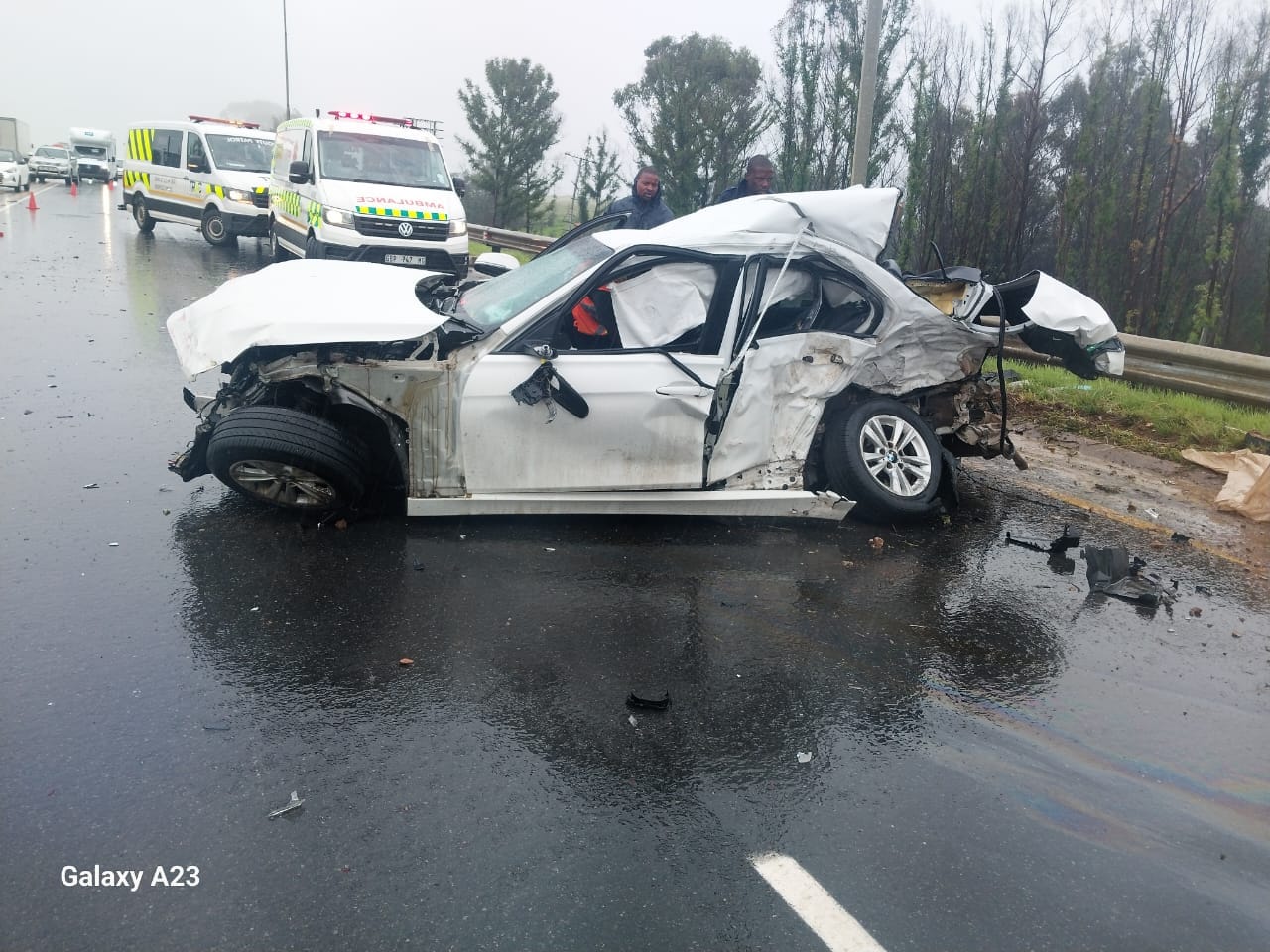 Road crash on the N4 next to Rolling Hill