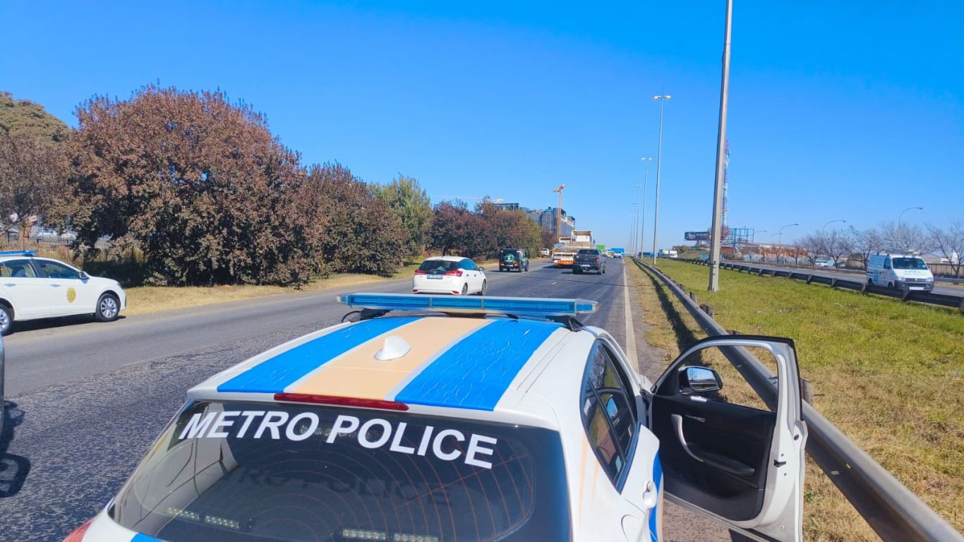 Barbara Off Ramp Oil spillage on the R24 west, just before the Barbara off-ramp in ...