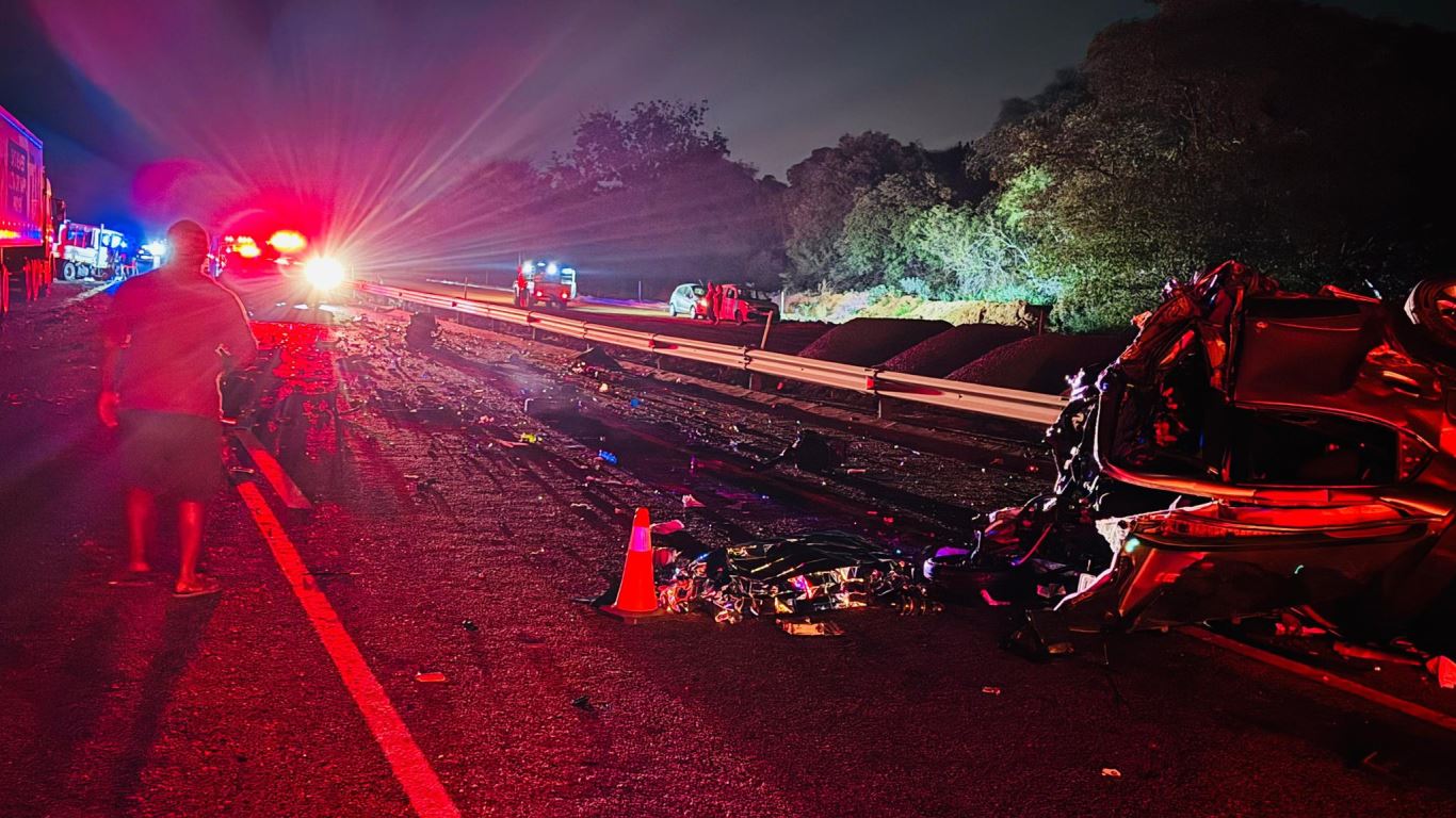 Collision involving two vehicles and a truck on the N4, just before ...