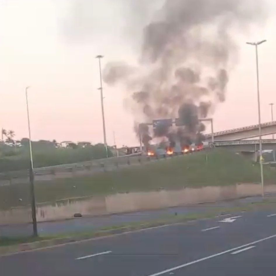 M19 Bridge Durban Metro Police advises motorists to avoid the M19 Westbound at the ...