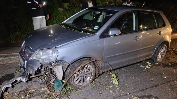 Vehicle Crashes Into Tree: La Mercy – KZN