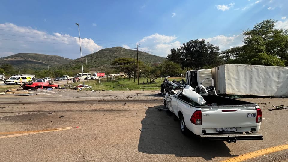 Three killed in a multi-vehicle collision on N4 Toll Road near Ngodwana