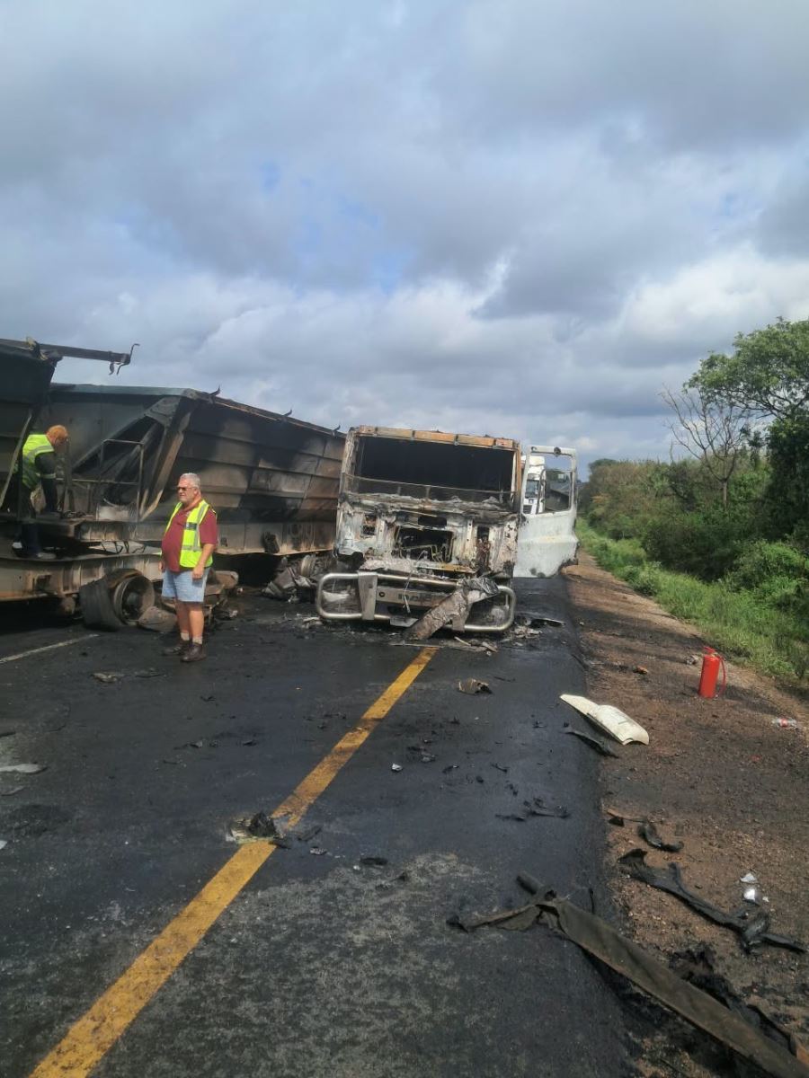 Vehicle recovery between Hectorspruit Intersection and Marloth Park Intersection (N4/8X km 47.8E) after a crash earlier this morning