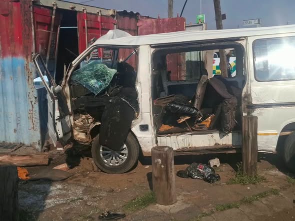 Sixteen people have been hospitalised following a taxi crash at the intersection of Eiselen and Sibeko Streets in Daveyton, Ekurhuleni