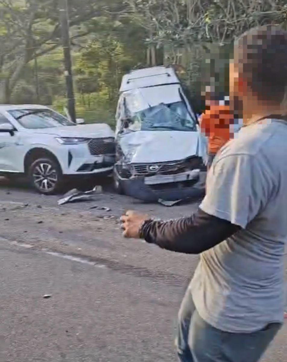 Bridle Road in Kloof Gorge is closed following a serious head-on collision involving approximately six vehicles