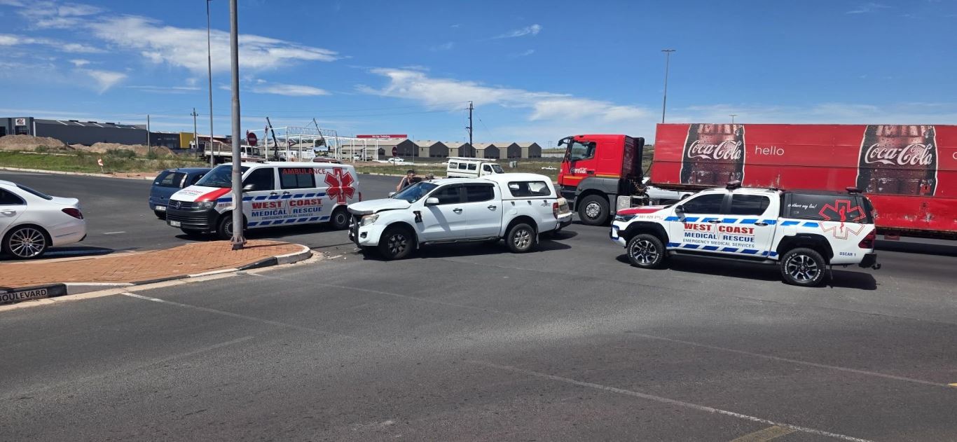 Collision on Saldanha road next to Builders Warehouse