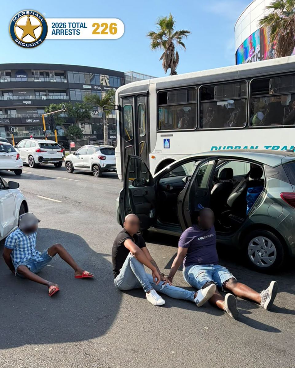 Liquor thieves apprehended following a dramatic escape attempt that saw them collide with multiple vehicles, Umhlanga