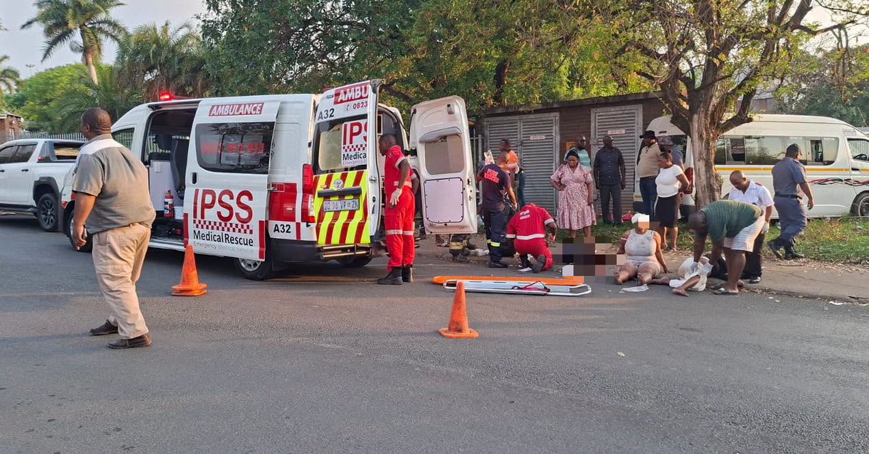Isithebe - taxi crashes into pedestrians leaving one dead