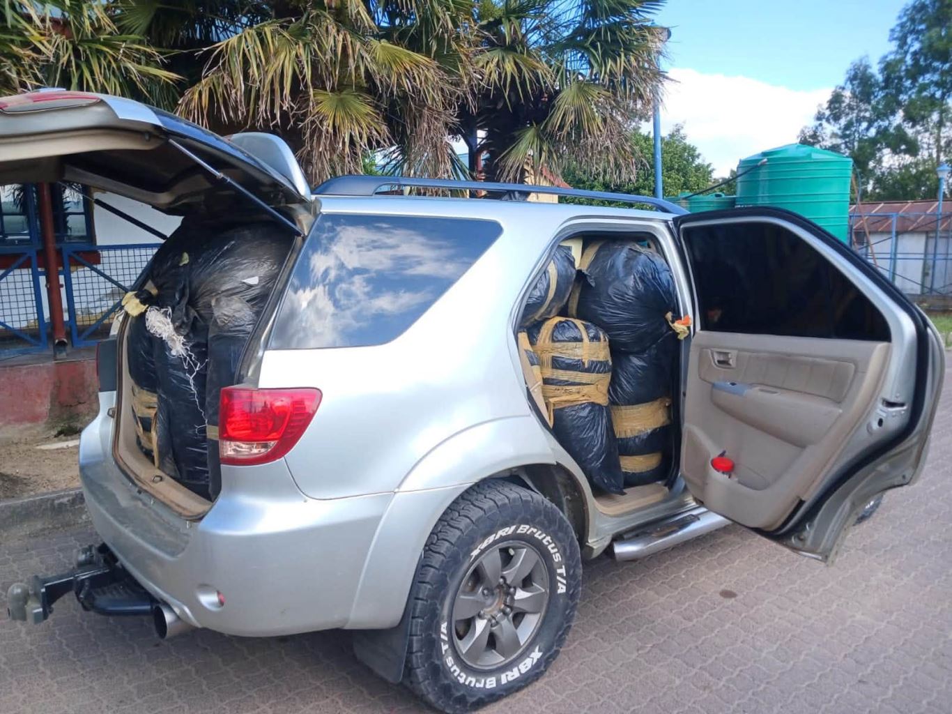 Suspects arrested for allegedly dealing in dagga and possession of an unlicensed firearm with ammunition