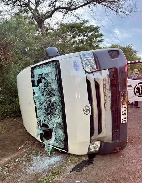 Fourteen Injured As Minibus Taxi Overturns: Cottonlands – KZN
