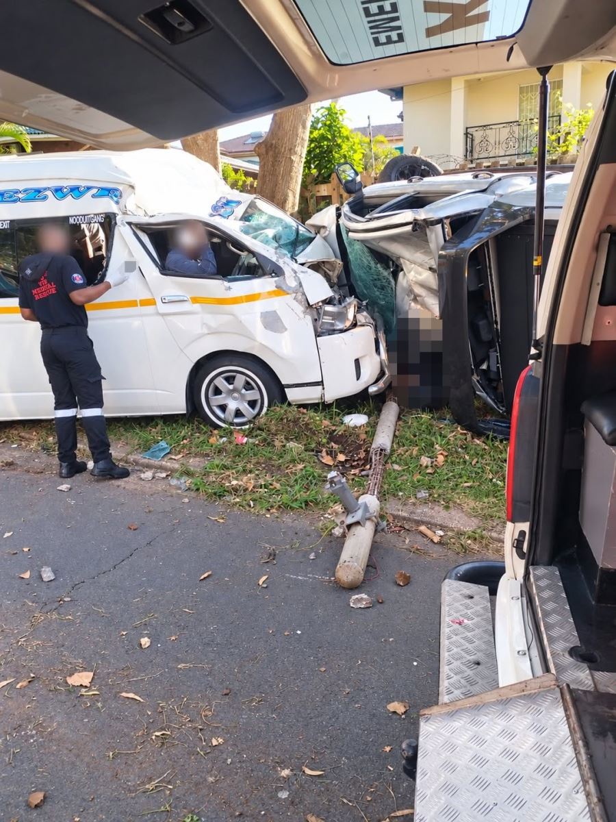 Fatal two-vehicle crash on Hillhead Drive in Mount Edgecombe