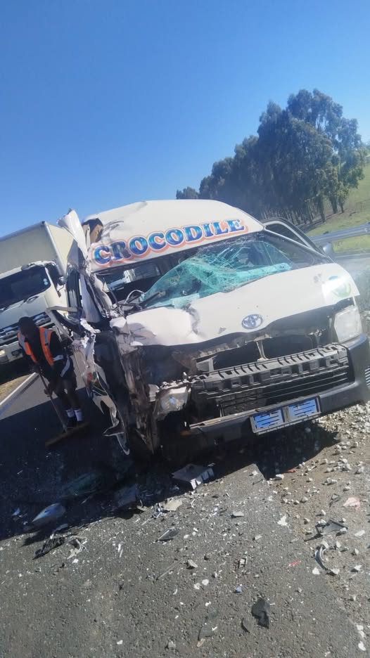 Six Injured in Taxi Crash on N3 Near Mooi Plaza
