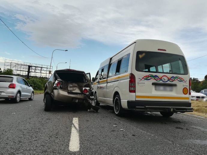 Eleven injured in Taxi vs Car crash in Krugersdorp