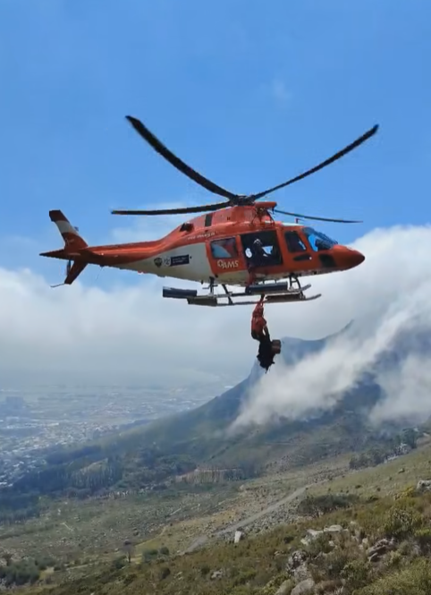 A 56-year-old American visitor collapsed while hiking Platteklip Gorge on Saturday, prompting an urgent helicopter rescue